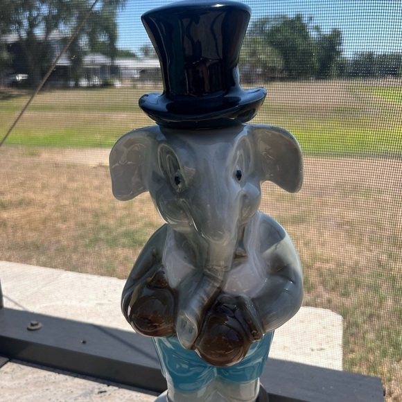 JIM BEAM REPUBLICAN ELEPHANT BOXER DECANTER 1964 GENUINE REGAL CHINA - Picture 2 of 12